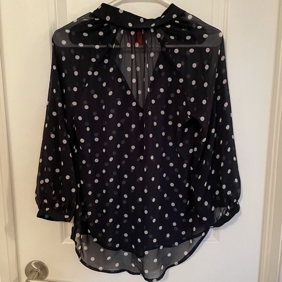 blouse - Picture 2 of 2